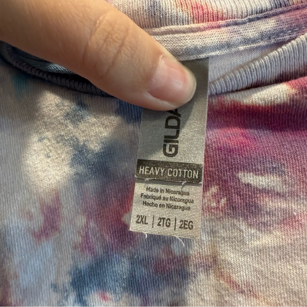 Gildan Tie-Dye T-Shirt in Pink and Blue - Picture 4 of 7